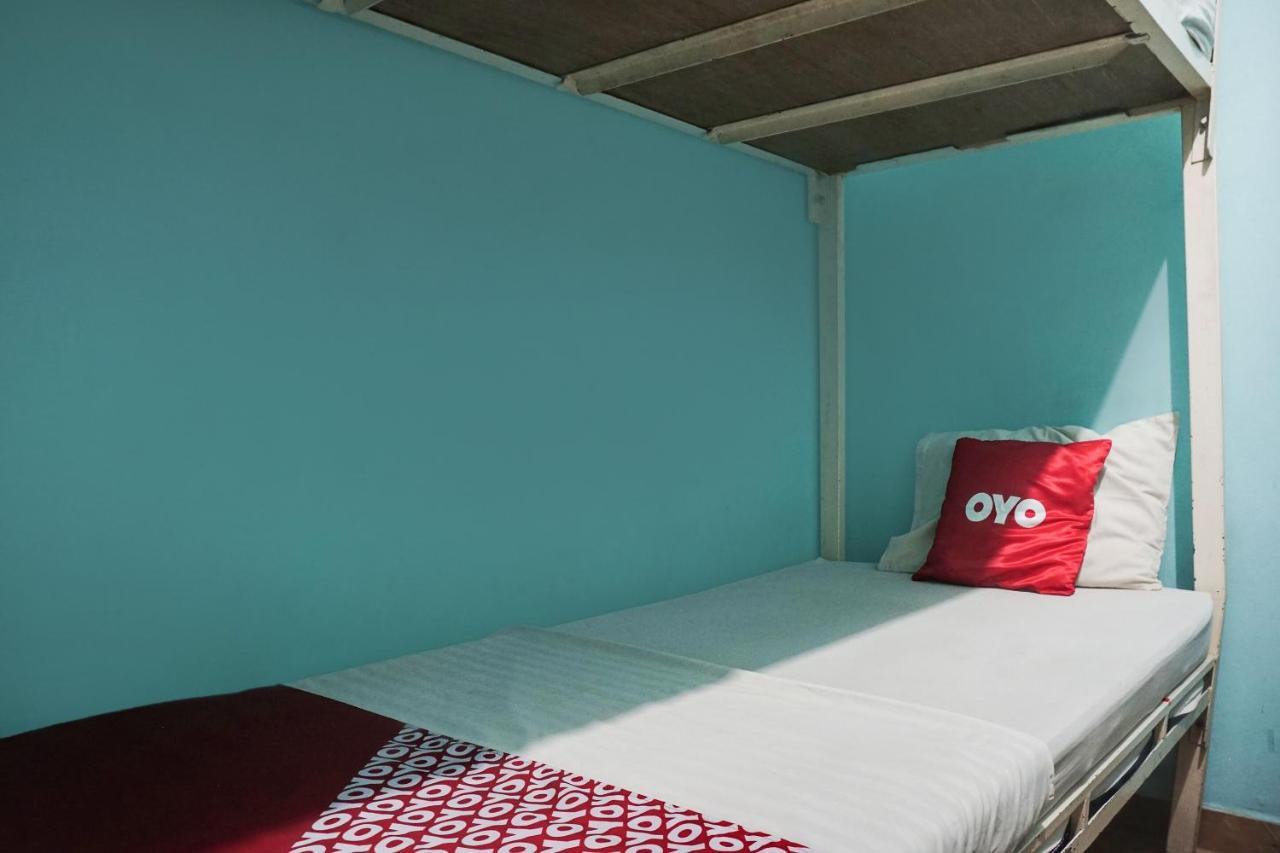 Oyo 91754 Wisma Tiqita Syariah ジャカルタ エクステリア 写真